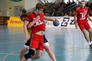 Волгоградский «Каустик» сыграл вничью со ставропольским «Динамо-Виктором»