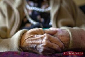 87-летняя волгоградка забила 80-летнюю сестру банкой с мукой