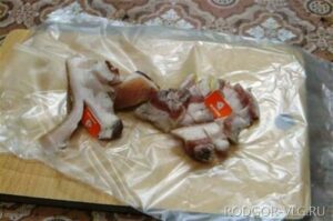 Из Чечни в волгоградскую колонию прислали сало с сим-картами внутри