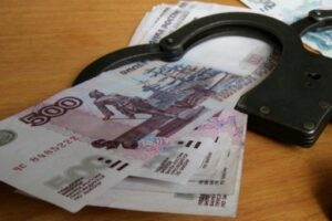 В Волгограде полицейский обманул уклониста на 180 тысяч рублей