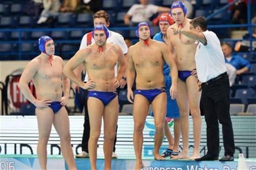 Российские ватерполисты проиграли испанцам на чемпионате Европы