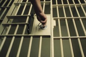 Убийца 15-летней школьницы арестован на 2 месяца в Волгограде