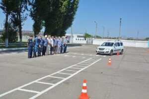 Сотрудники ФСИН в Волгограде состязались в умении перевозить арестантов