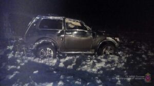 Еще одна машина на трассе под Волгоградом вылетела в кювет