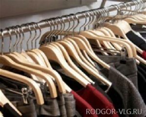 18-летний волгоградец украл одежду и вынес ее на себе