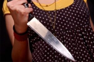 Волгоградка ударила ножом  в грудь мужа