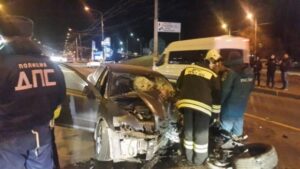 Два человека ранены в лобовом ДТП на севере Волгограда