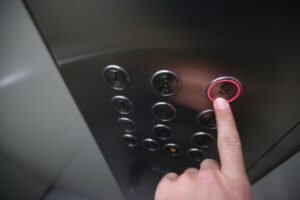 В Волгограде обновят 511 лифтов по программе капремонта