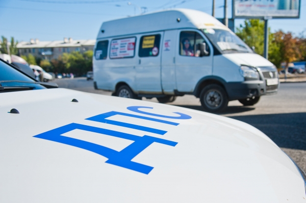 По вине 24-летней автоледи в ДТП в Волжском пострадали три пассажира