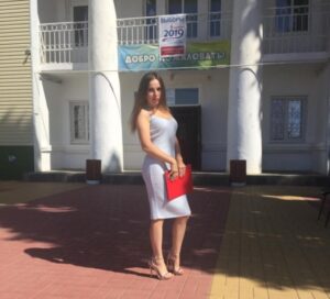 В Волгоградской области проголосовала красавица-фермер