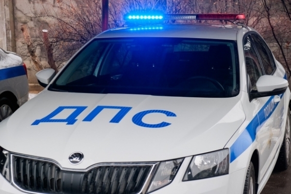 На волгоградские дороги из-за снегопада направили дополнительные экипажи ДПС