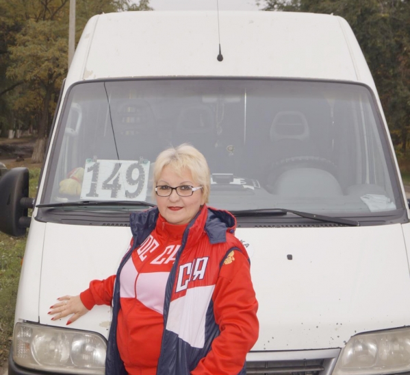 Водитель маршрутки Нина Гладкова: «Некоторые пассажиры ждут именно меня!»