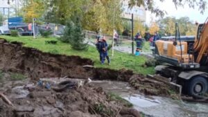 Два района Волгограда остались без воды из-за обвала в пойме Царицы