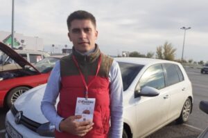 Волгоградцы принимают участие в показательных автогонках