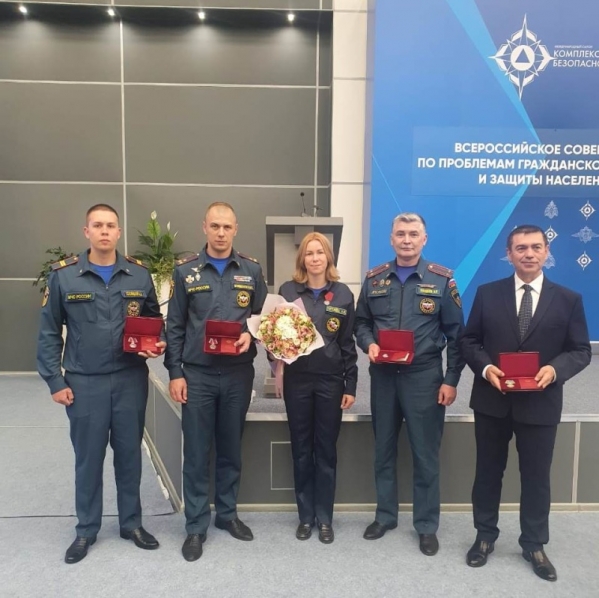 Владимир Путин наградил десятерых волгоградских пожарных