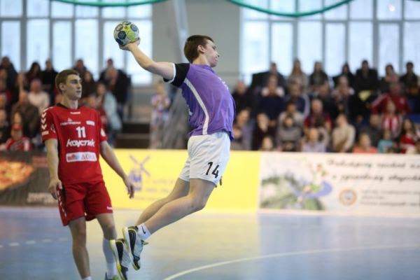 Волгоградский «Каустик» противоречиво выступил в Астрахани