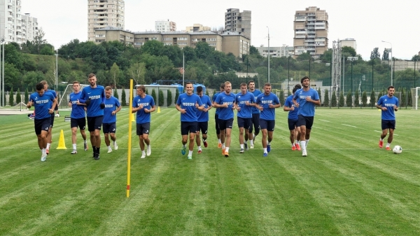 На просмотр в волгоградский «Ротор» приехал Владимир Медведь