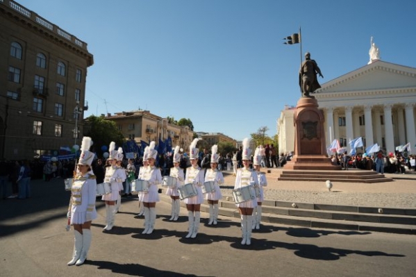 В день 433-летия города в Волгограде состоялся парад студентов