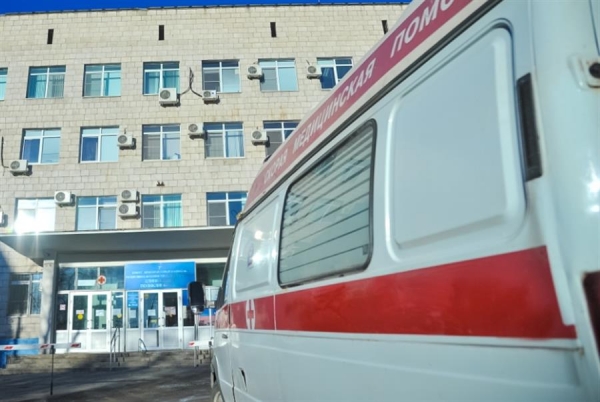 В Волгограде молодой человек упал с 15-го этажа и погиб