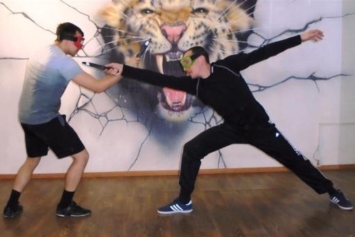 В Волгограде ножами фехтуют бизнесмены и врачи