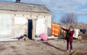«Боюсь, что стены рухнут»: многодетную волгоградку обманули мошенники