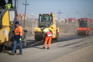 В Волгограде реконструируют участок дороги в районе поселка Водстрой