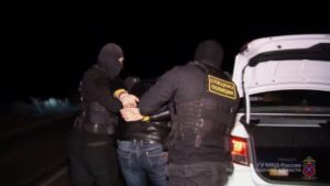 Полицейские обнаружили в авто волгоградца 1,5 кг спайса