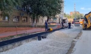 В Волгограде на улице Иркутской расширяют дорогу