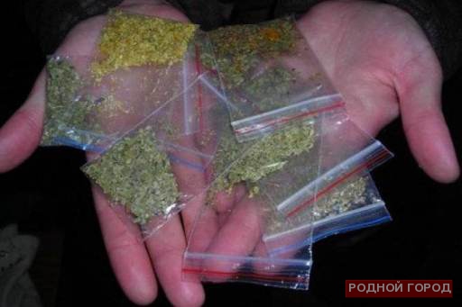 В Камышине за сбыт марихуаны задержаны пенсионерка и её сын