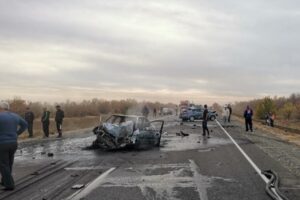 Пять человек пострадали в ДТП с фурой на трассе под Волгоградом