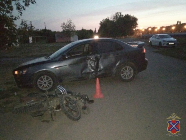 В Волгоградской области ехавший на мопеде подросток пострадал в ДТП