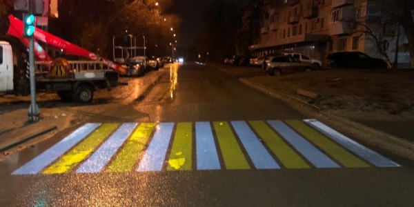 В центре Волгограда тестируют первый проекционный пешеходный переход