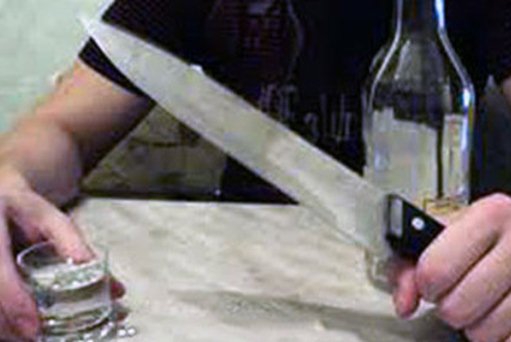 21-летний волгоградец несколько раз ударил приятеля ножом в грудь