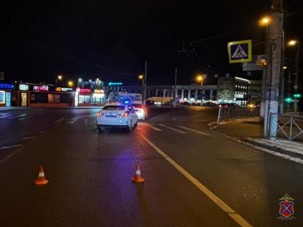 На севере Волгограда пешеход попал под колеса автомобиля