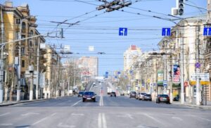 На опасном перекрёстке в Волгограде осенью изменят скоростной режим