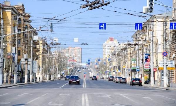 На опасном перекрёстке в Волгограде осенью изменят скоростной режим
