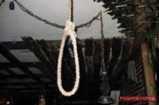 В Палласовском районе 15-летний подросток повесился в сарае