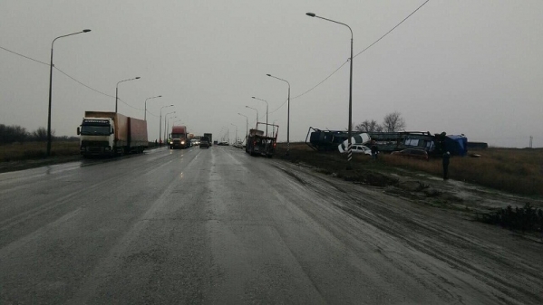 Один человек погиб в ДТП с грузовиком в Волгограде