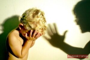 Дед сломал нос 4-летнему внуку за плохое обращение с собакой