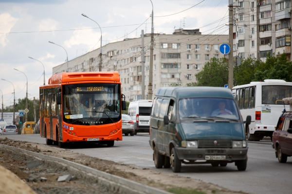 Волгоградка выпала из маршрутки во время движения
