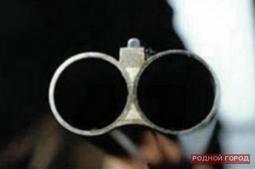 Волгоградец выбивал долг у квартиросъёмщика чужим ружьём