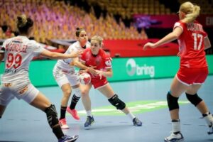 Российские гандболистки удачно стартовали на чемпионате Европы