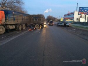 Два человека получили травмы в ДТП на юге Волгограда