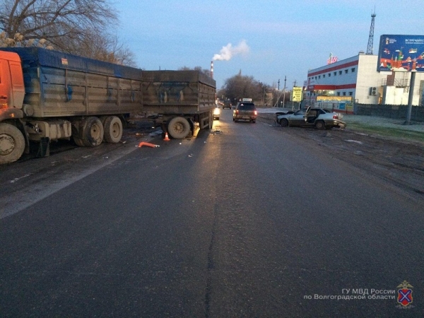 Два человека получили травмы в ДТП на юге Волгограда