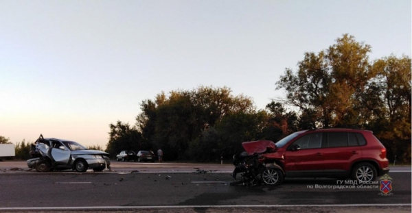19-летний парень пострадал в тройном ДТП под Волгоградом