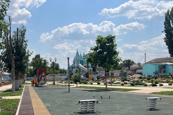 Парк «Железнодорожный» в Волгоградской области готов почти наполовину