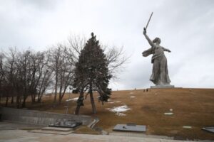 На Мамаевом кургане приведут в порядок девять памятников