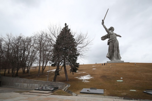 На Мамаевом кургане приведут в порядок девять памятников