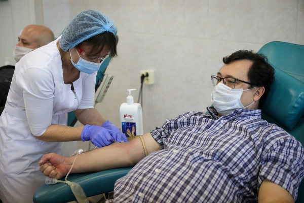 В Волгоградской области антиковидную плазму сдали больше тысячи человек