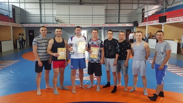 Сотрудники волгоградского УФСИН посоревновались в самбо